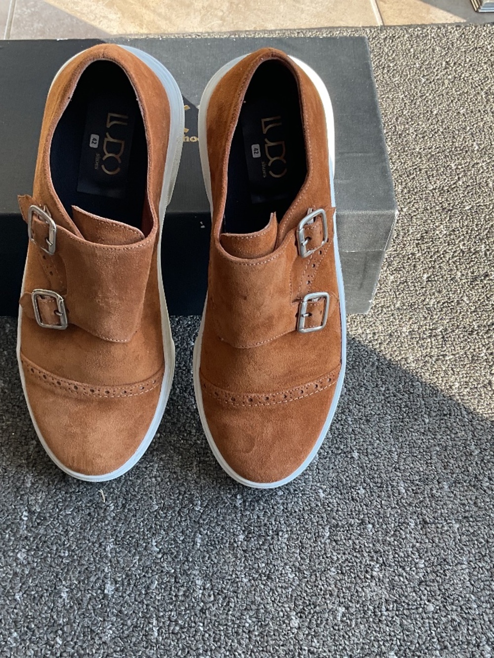 Brawn swede shoes